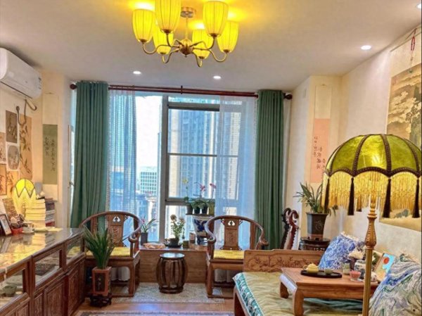 火山策略 北京一女太太，因爱看《甄嬛传》，把小屋装修的宫里宫气，好高级